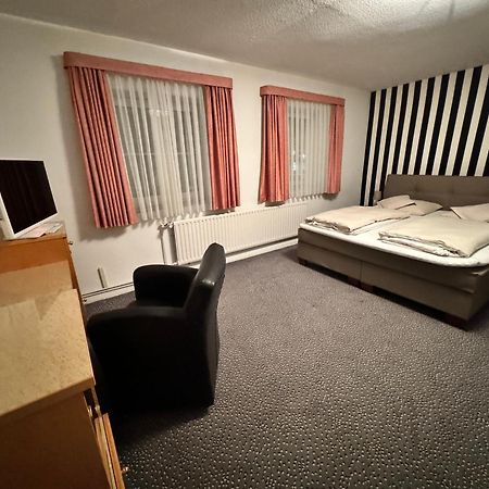 Hotel Und Restaurant Pinkenburg Wennigsen Bagian luar foto