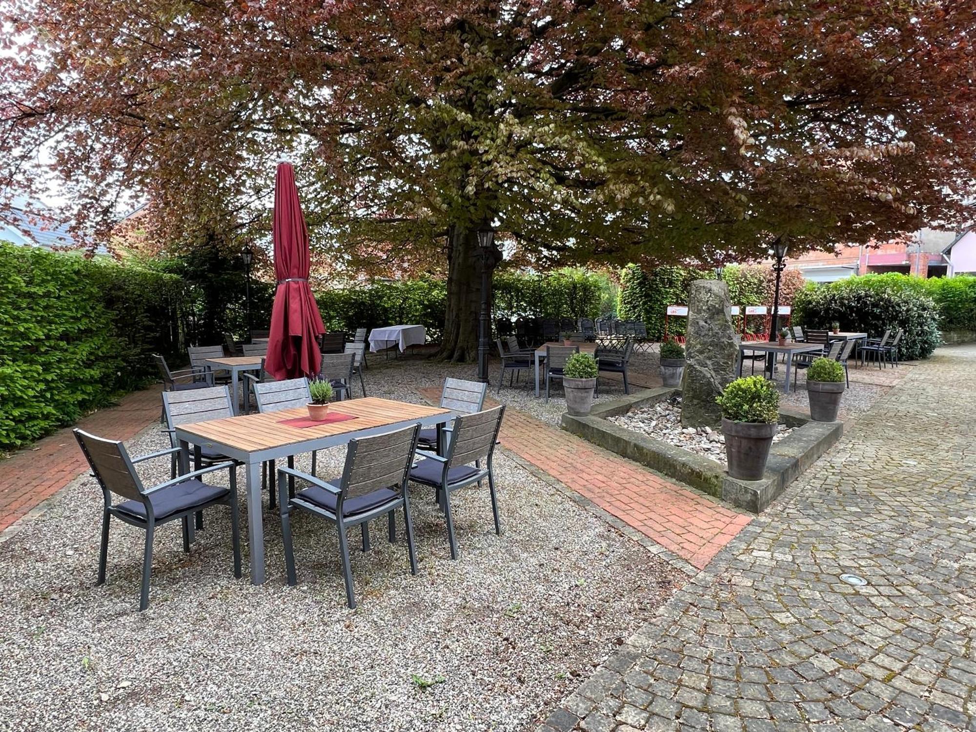 Hotel Und Restaurant Pinkenburg Wennigsen Bagian luar foto