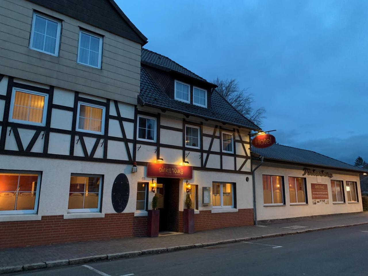 Hotel Und Restaurant Pinkenburg Wennigsen Bagian luar foto