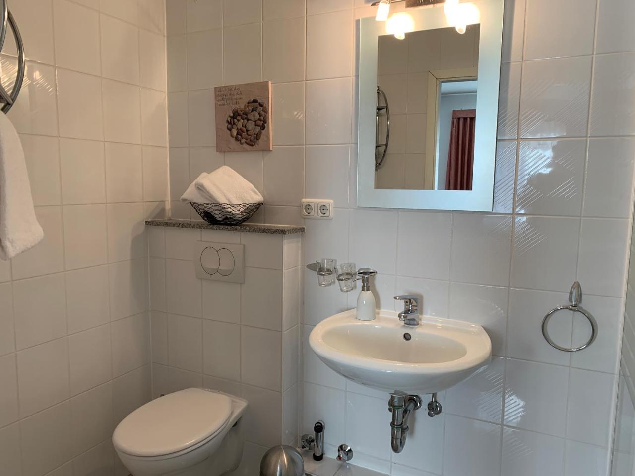 Hotel Und Restaurant Pinkenburg Wennigsen Bagian luar foto