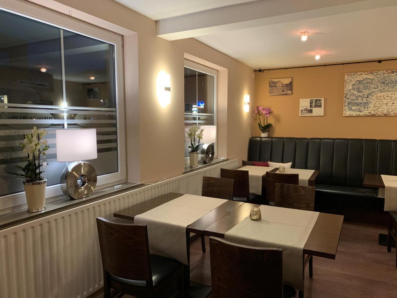 Hotel Und Restaurant Pinkenburg Wennigsen Bagian luar foto
