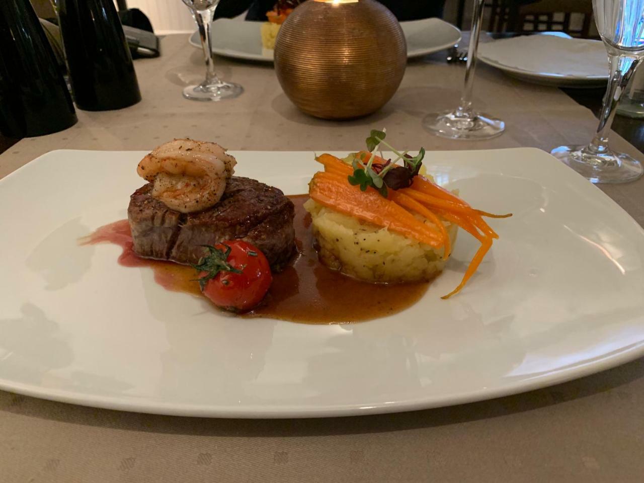 Hotel Und Restaurant Pinkenburg Wennigsen Bagian luar foto