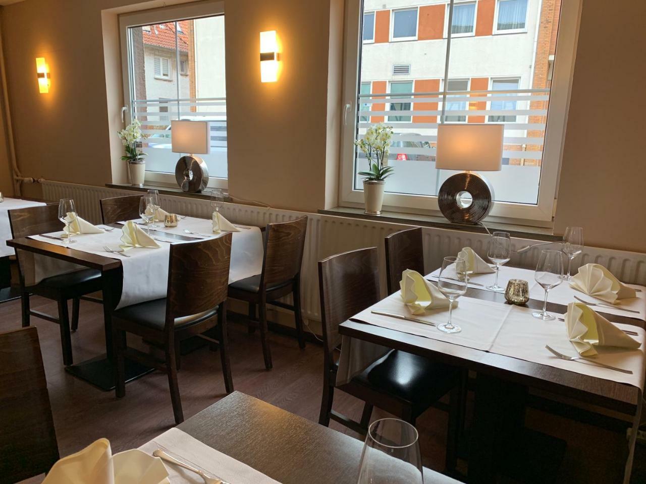 Hotel Und Restaurant Pinkenburg Wennigsen Bagian luar foto