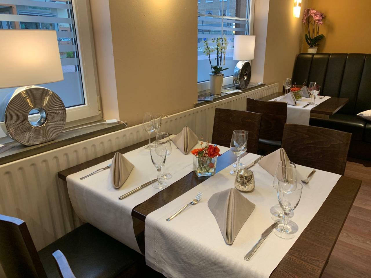 Hotel Und Restaurant Pinkenburg Wennigsen Bagian luar foto